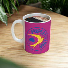 Charger l'image dans la galerie, Peace & Freedom Berry Mug 11oz